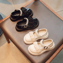 WDY260924-6 حذاء بناتي للأعياد والمناسبات مزين باللولو طبي ومريح