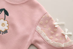 SSN040924-60 طقم بناتي خريفي ربيعي قطعتين ( بلوزة + بنطلون جينز)