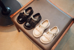 WDY260924-6 حذاء بناتي للأعياد والمناسبات مزين باللولو طبي ومريح