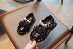 WDY260924-6 حذاء بناتي للأعياد والمناسبات مزين باللولو طبي ومريح