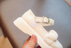 WDY260924-6 حذاء بناتي للأعياد والمناسبات مزين باللولو طبي ومريح