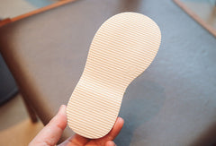 WDY260924-6 حذاء بناتي للأعياد والمناسبات مزين باللولو طبي ومريح